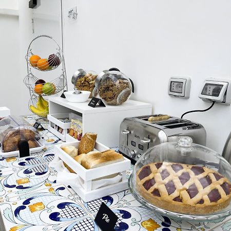 Villa Gabriella - Rooms & Breakfast Sant'Agnello Eksteriør billede
